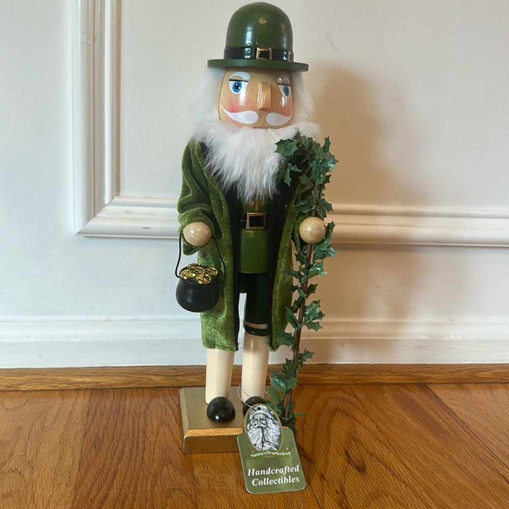 Nutcracker Santa’s Workshop 14” leprechaun